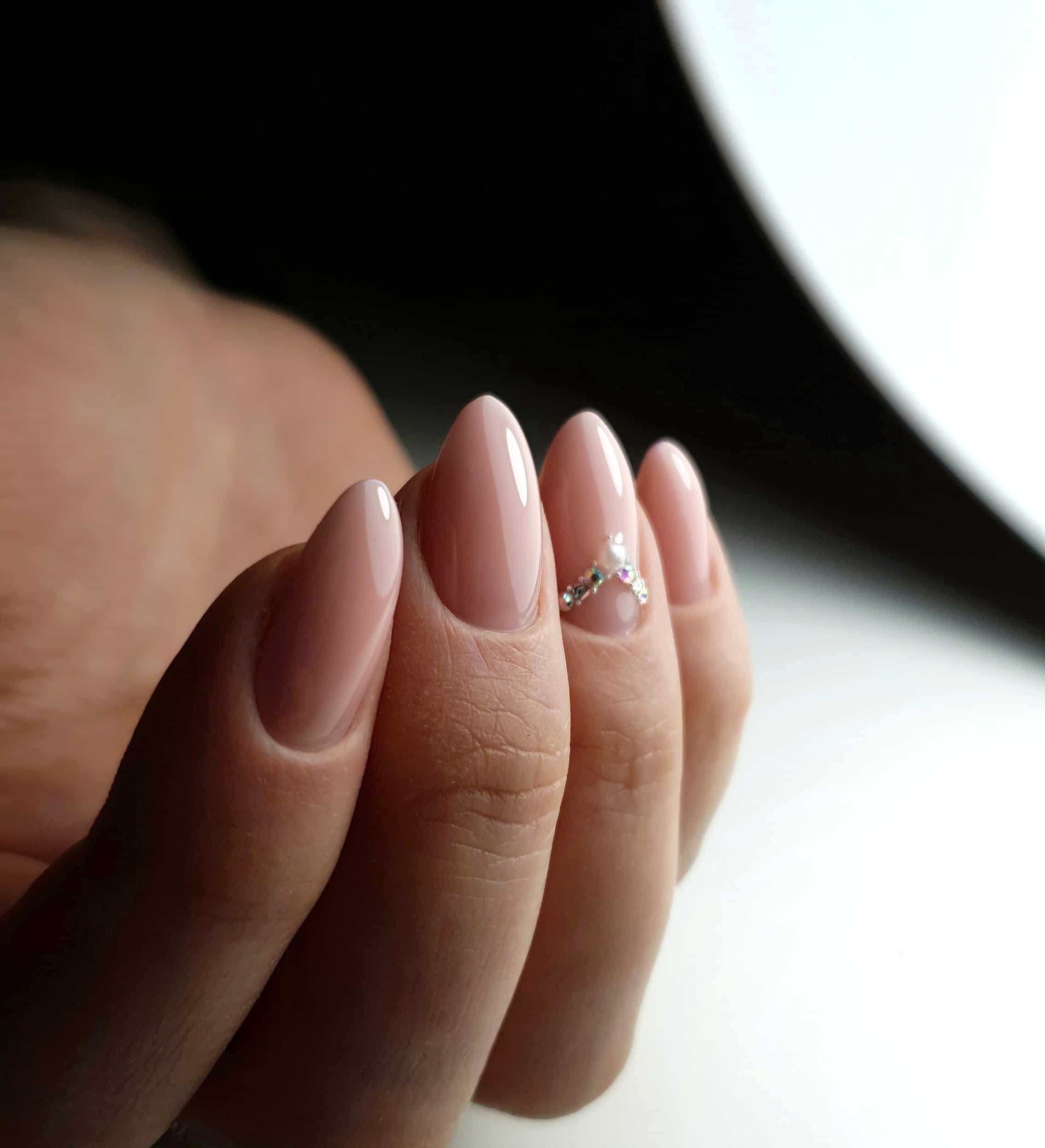 Цены на маникюр и педикюр - YourNails.ee